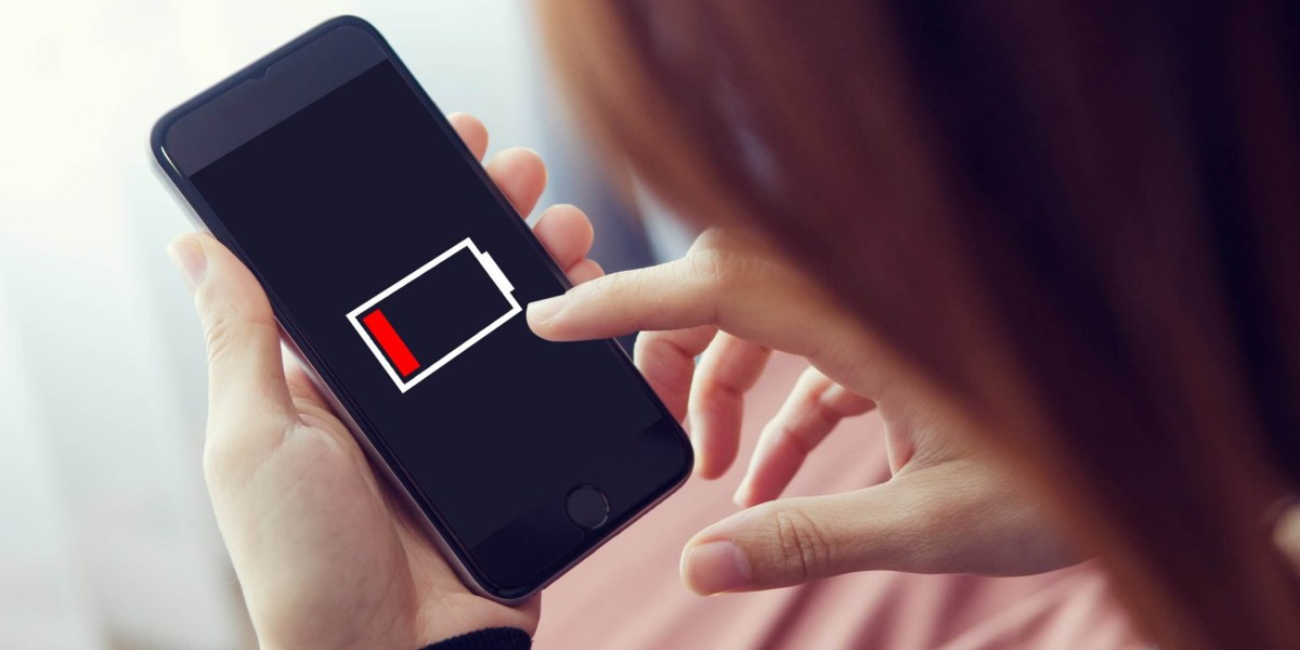 Baterai HP Cepat Habis Padahal Tidak Dipakai? Ini 6 Biang Kerok di Balik Layar yang Menguras Daya!