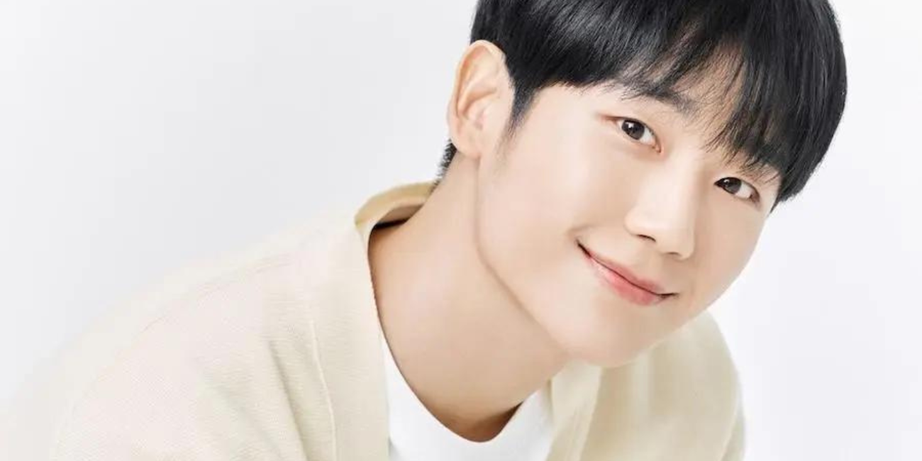 Biodata Jung Hae In, Aktor Tampan yang Jadi Pengisi Original Soundtrack 'Love Next Door'